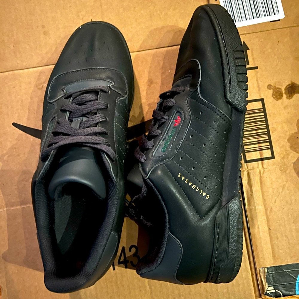 Yeezy x Adidas - Powerphase - Calabasas